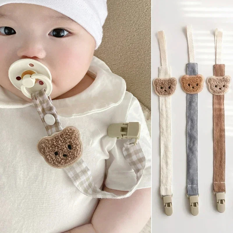 YIYUEQIANLI x ALYAR “Little Bear Charm” Cotton Pacifier Clip & Holder – Anti-Drop Chain for Newborns & Toddlers