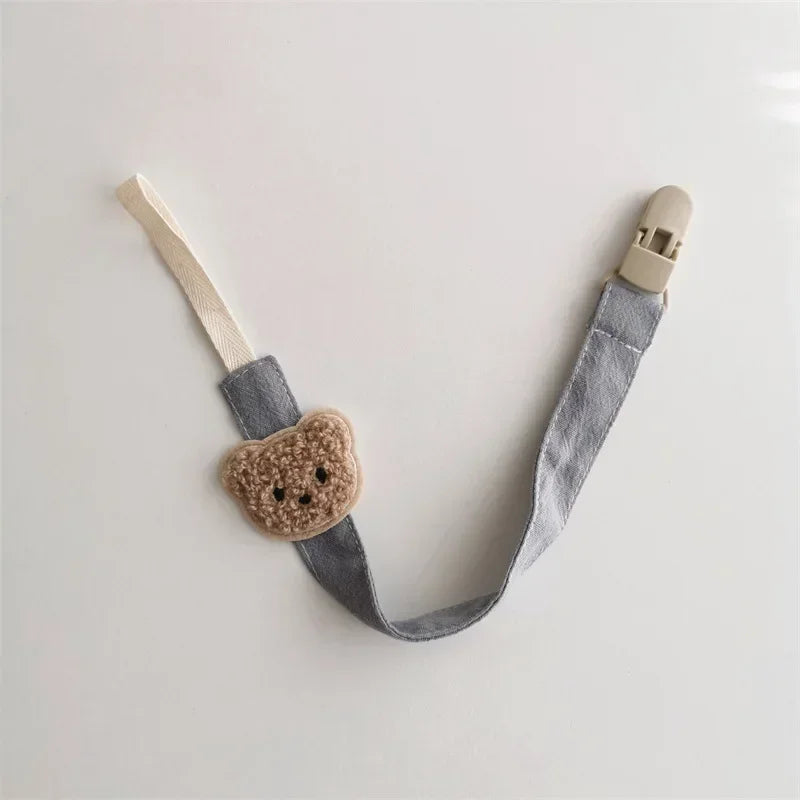 YIYUEQIANLI x ALYAR “Little Bear Charm” Cotton Pacifier Clip & Holder – Anti-Drop Chain for Newborns & Toddlers